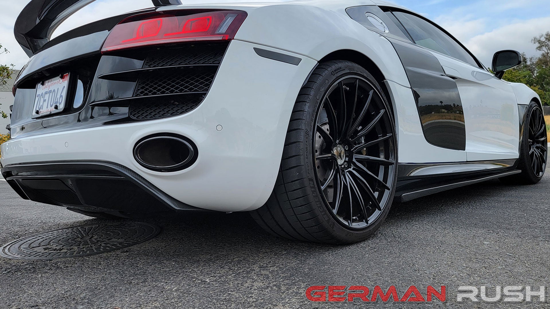 Audi R8 Side Part Audi R8 Carbon Fiber Side Splitters by German Rush part GR8CFSSPLT0714